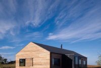 Hill Plain House: Panoramic Australian Farmhouse-Inspired Home