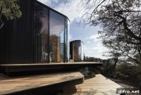 Sustainable Coastal Lodge in Tasmania Elevates Serene Living
