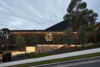 Cantilevered Sydney Family Home with Private Indoor Outdoor Living