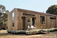 Adaptable Tiny House Inspired by California Coastal Design