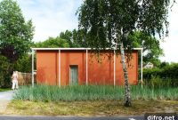 Red Clay Charm Meets Modern Comfort in a Retired Couple’s Home