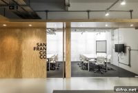 Pipefy Office Design: Industrial Elements Meet Modern Charm