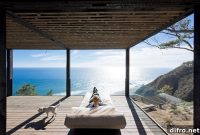 Contemporary Cliffside Weekend Retreat with Ocean Views