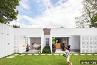 Breeze Blocks Bring Cheerful Modern Style to North Shore Cottage