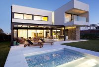 Buenos Aires Urban Home for Young Couple with Lively Social Life