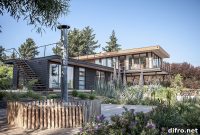 Tavonatti House’s Inverted Floor Plan Maximizes Ocean Views