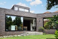 1940s Ascot Vale Home Reimagined with Brick and Glass Extension