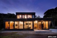 Sustainable Japanese Home with Green Roof and Airy Modern Design