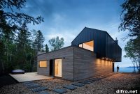 Inverted Floor Plan Reveals Majestic River Views in Quebec