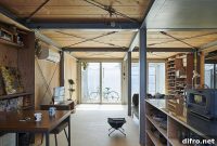 Adaptable Metal-Frame Japanese Home with Movable Walls