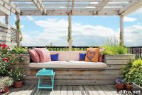 Built-In Outdoor Benches: Backyard Seating for Small Spaces