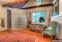Glass Blocks for Bathrooms: Retro Design Makes a Comeback