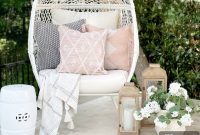 5 Outdoor Pillow Ideas to Transform Your Patio