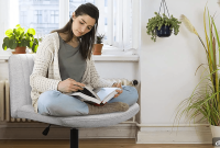 Cross-Legged Office Chairs: Ergonomic Benefits and Trends