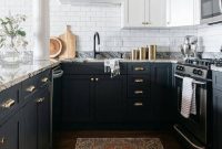 Two-Tone Kitchen Cabinets: Modern Design Ideas