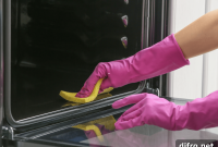 Make Your Oven Sparkle with Lemon and Vinegar