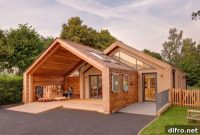English Infant School Adds Playful Outdoor Classroom