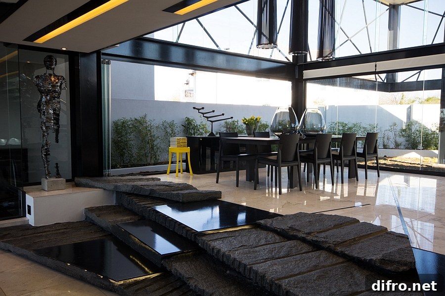 Lovely use of stone ushers in textural contrast