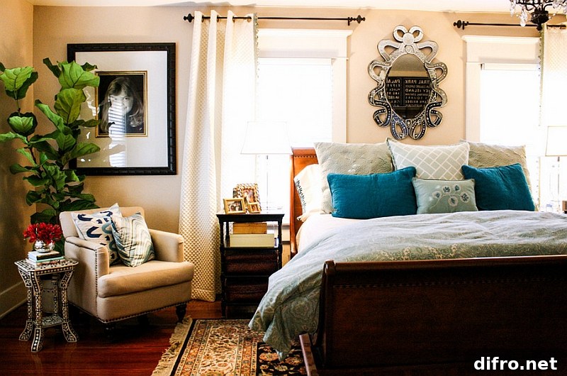 A simple and stylish reading nook in the corner
