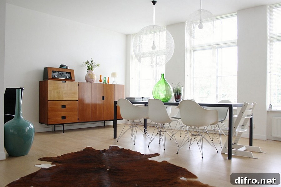 Moooi Random lights add to the aura of the midcentury dining space