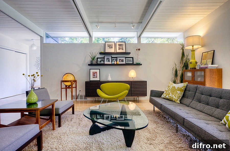Orange Slice chair designed by Pierre Paulin along with the Noguchi table in the living room