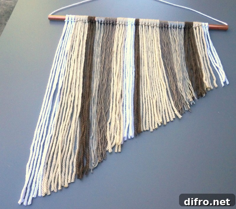 DIY yarn wall hanging