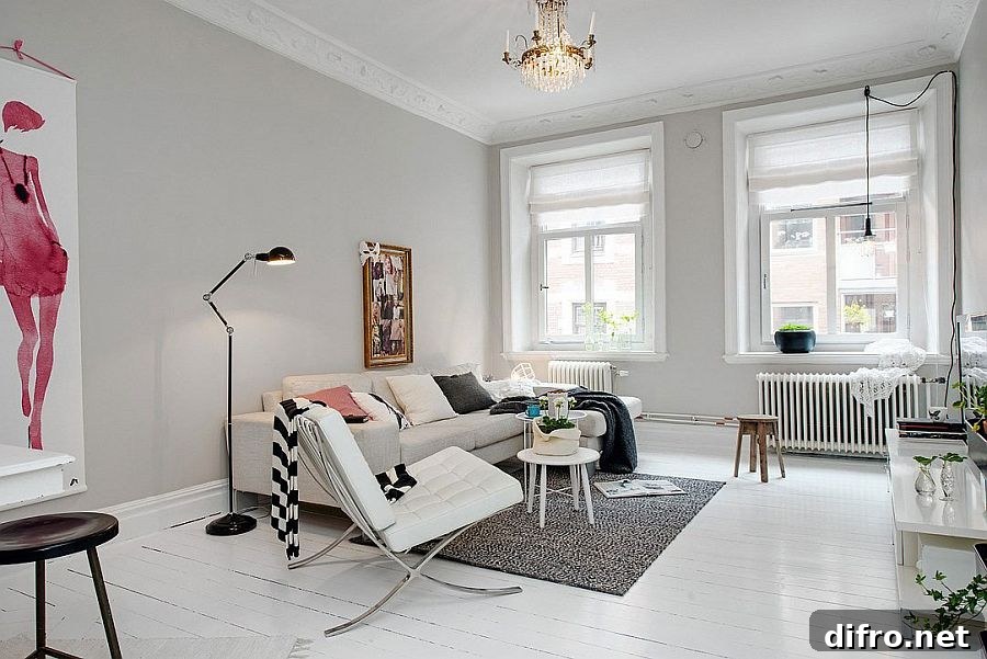 Decor in white complements the color scheme of the apartment
