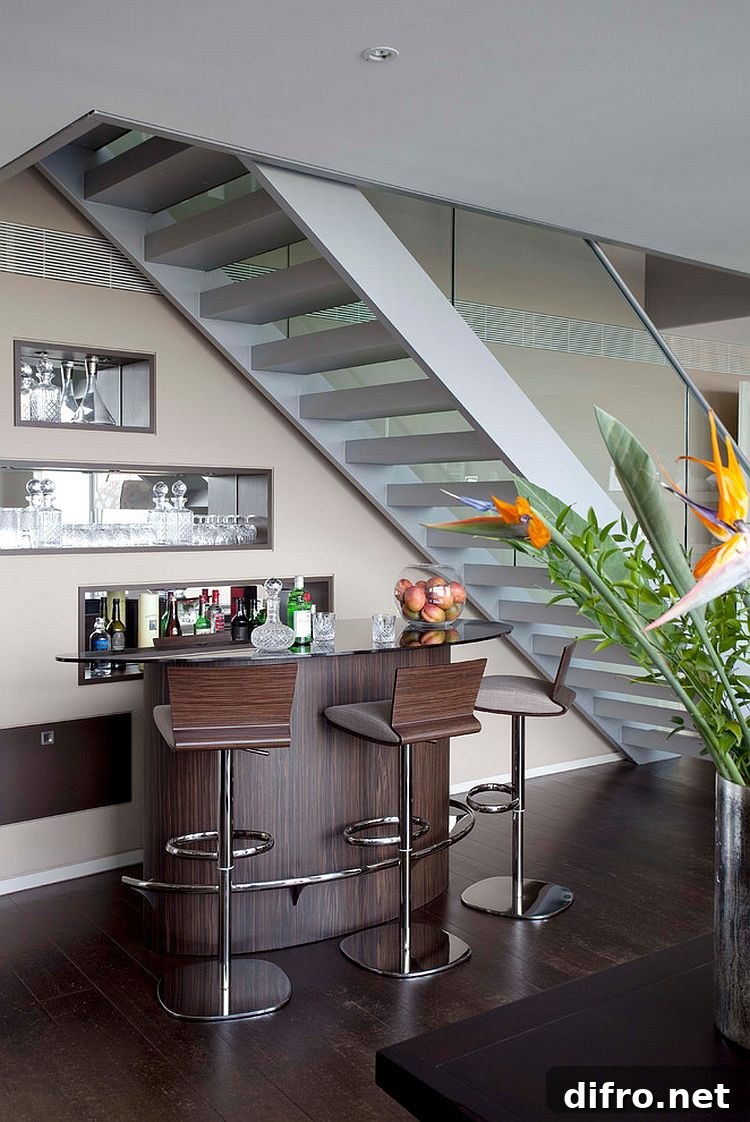 Perfect space for the classy mini bar [Design: Henrietta Holroyd]