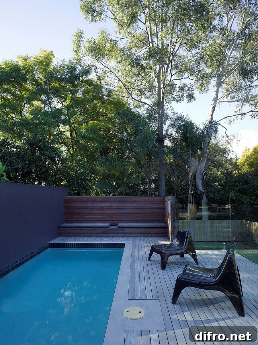Built-in wooden bench on the deck also creates privacy