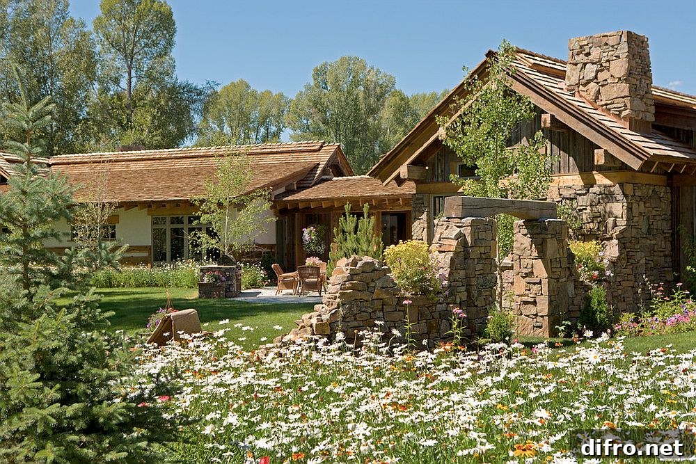 Greenery, wild flowers and breathtaking landscape shape a stunning and soothing holiday home
