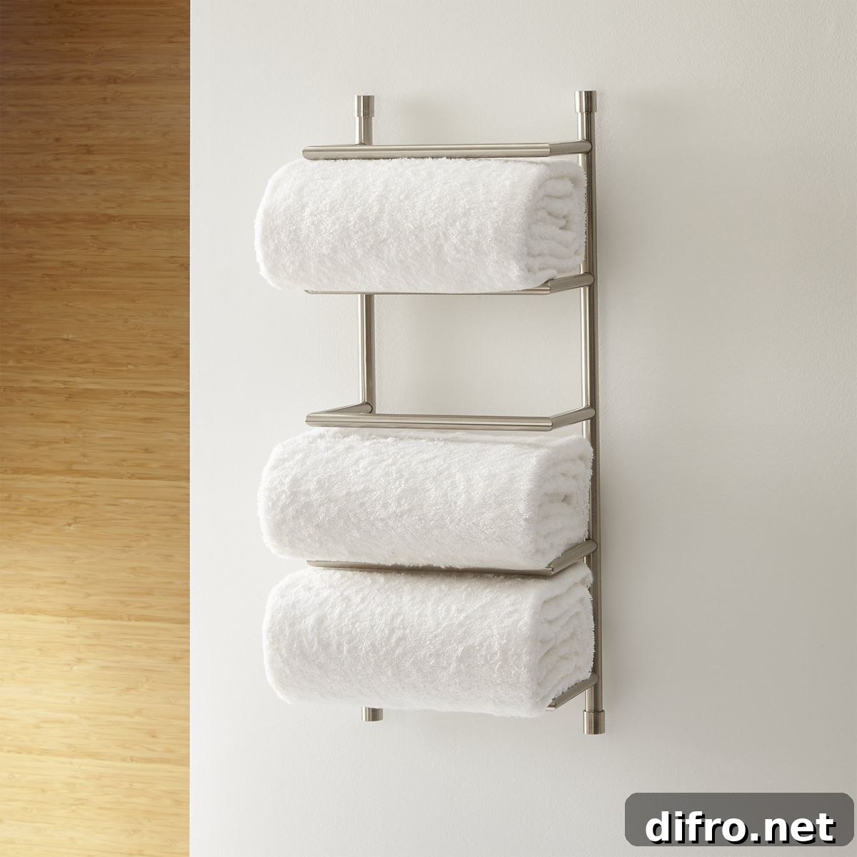 Wall-mounted towel rack