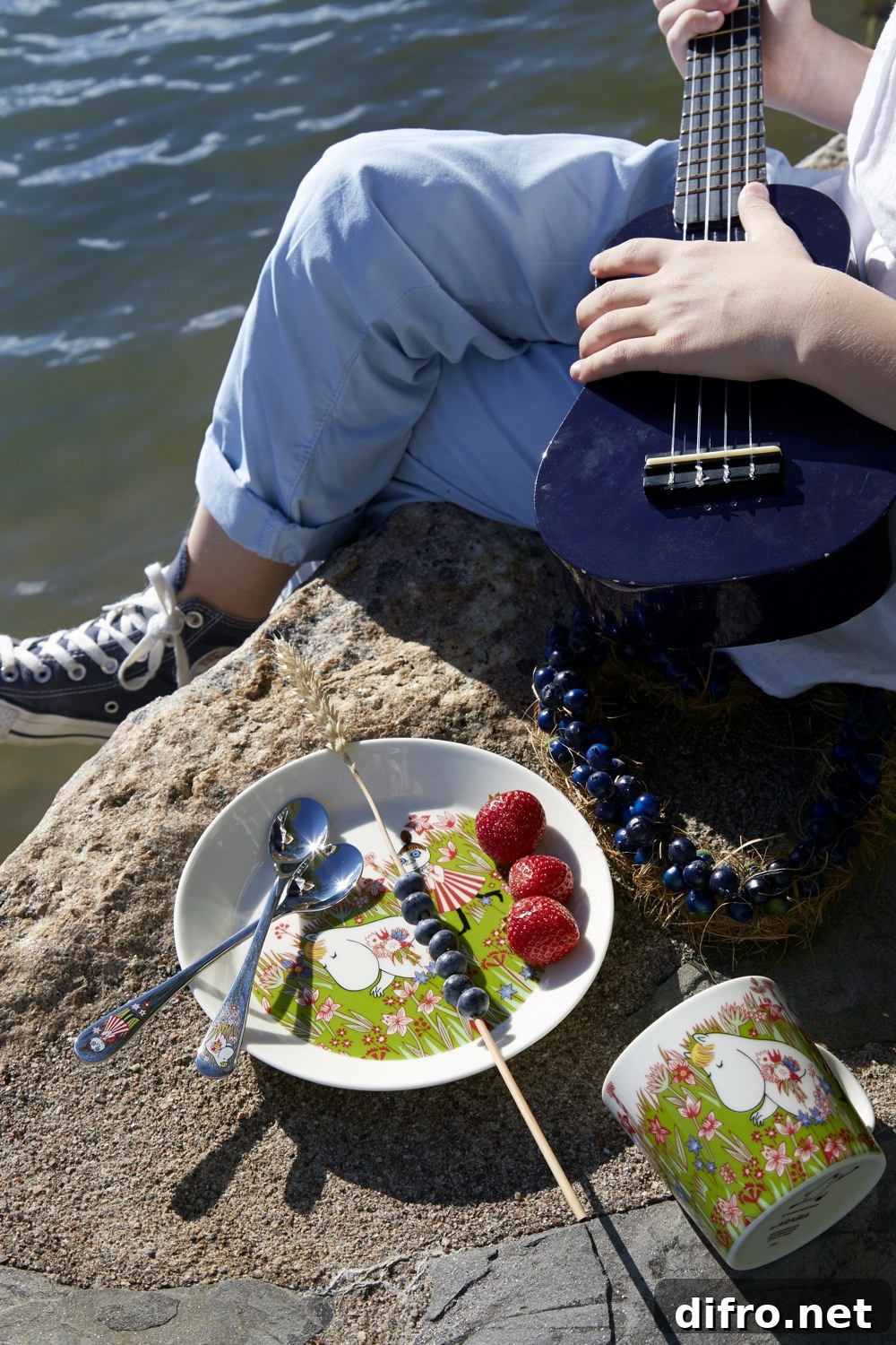 Midsummer magic with Snorkmaiden ceramics collection. Image © Fiskars Finland.