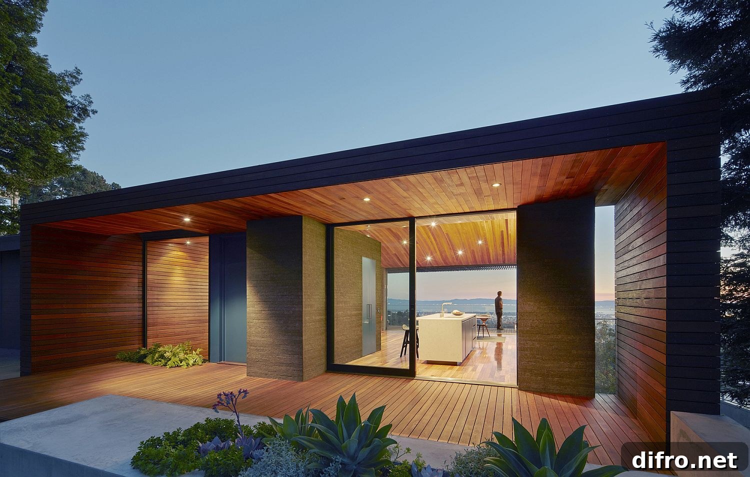 Front yard view toward the balcony with unobstructed sightlines