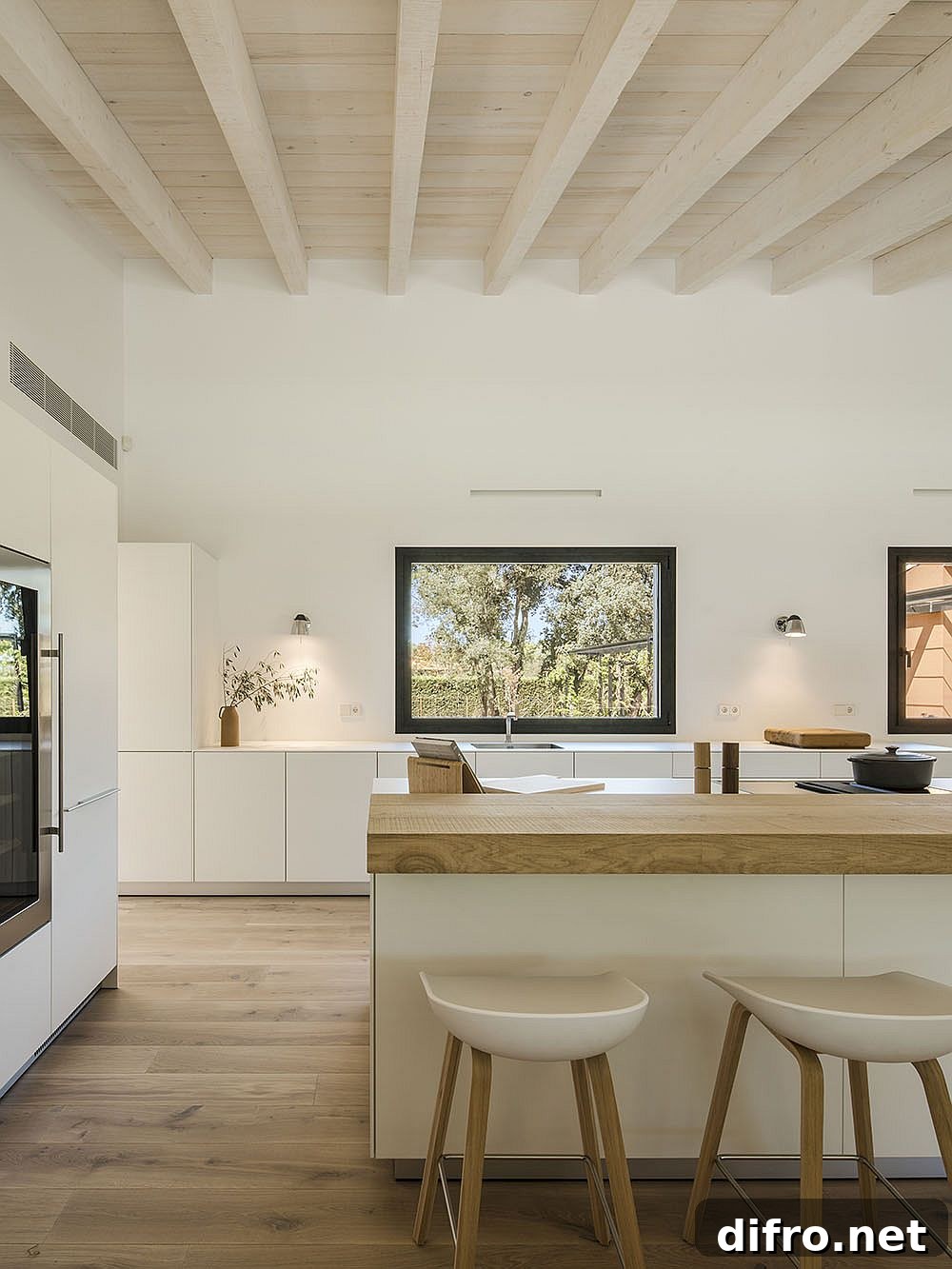 White and wood kitchen design