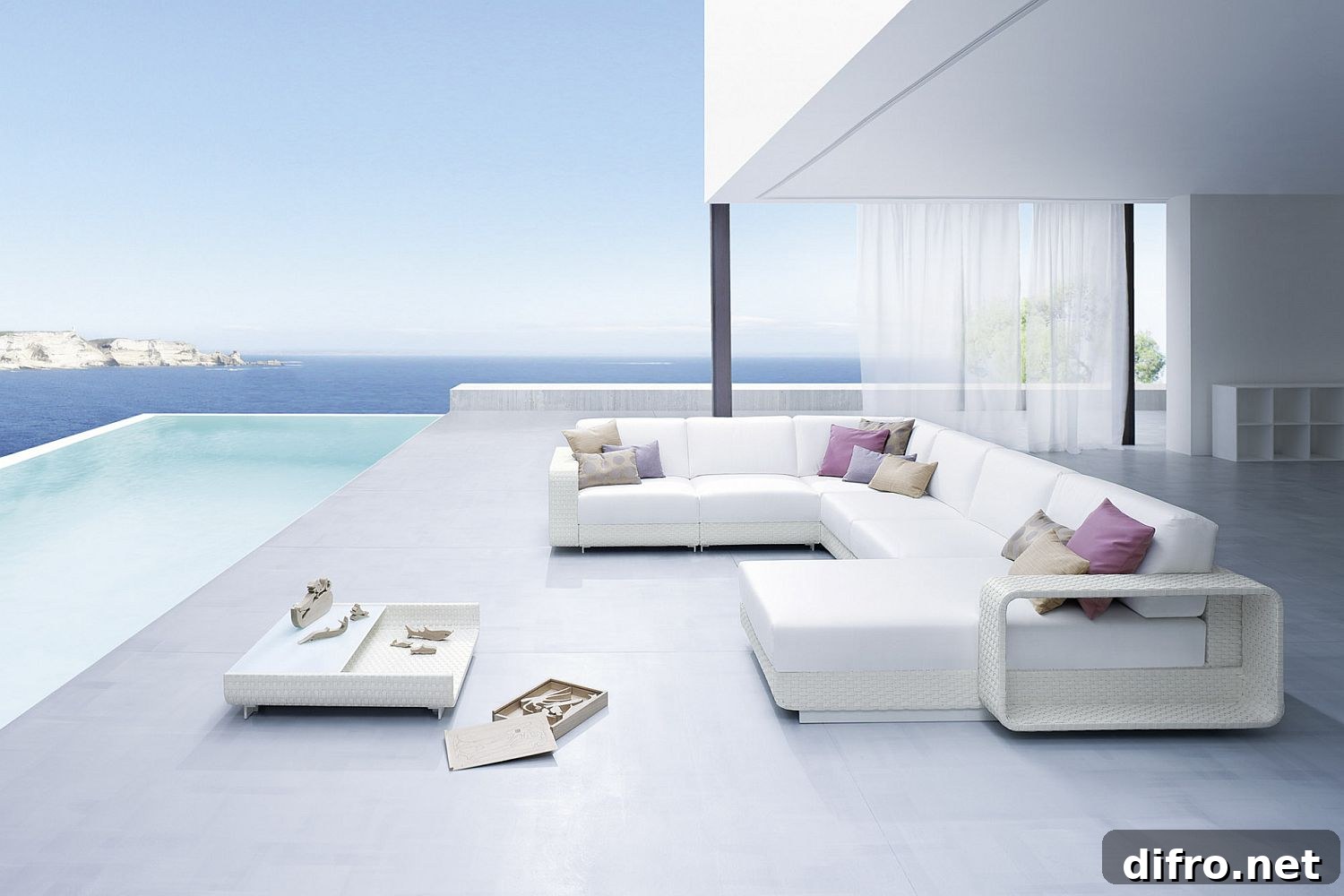 Poolside deck with the Hamptons outdoor sofa, armchairs and coffee table