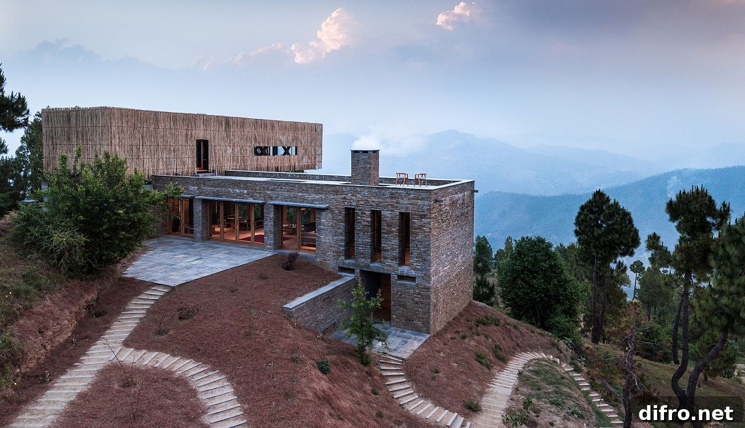 Hillside boutique hotel The Kumaon in Uttarakhand with view of Nanda Devi