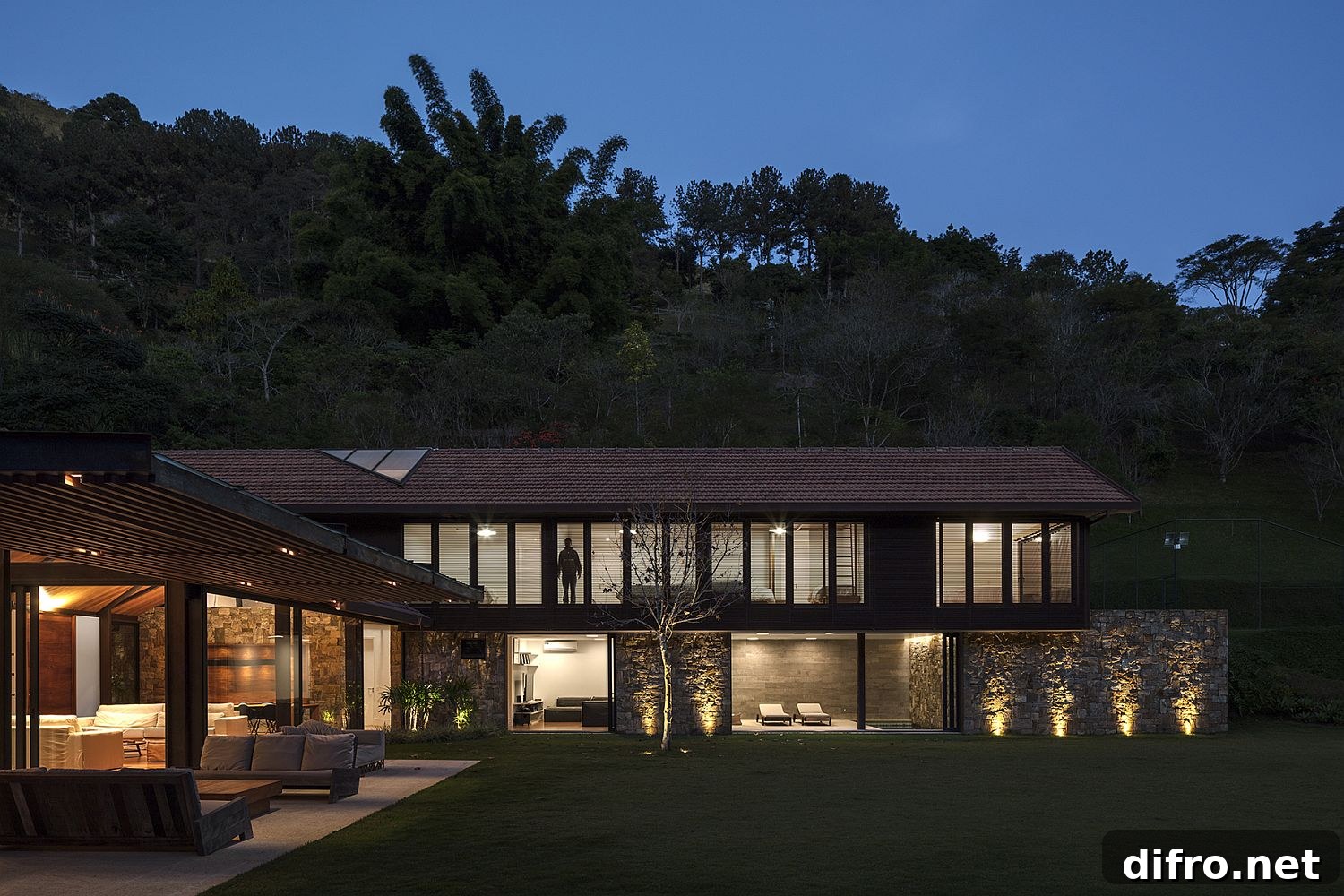 Gorgeous lighting and landscape at the AS House