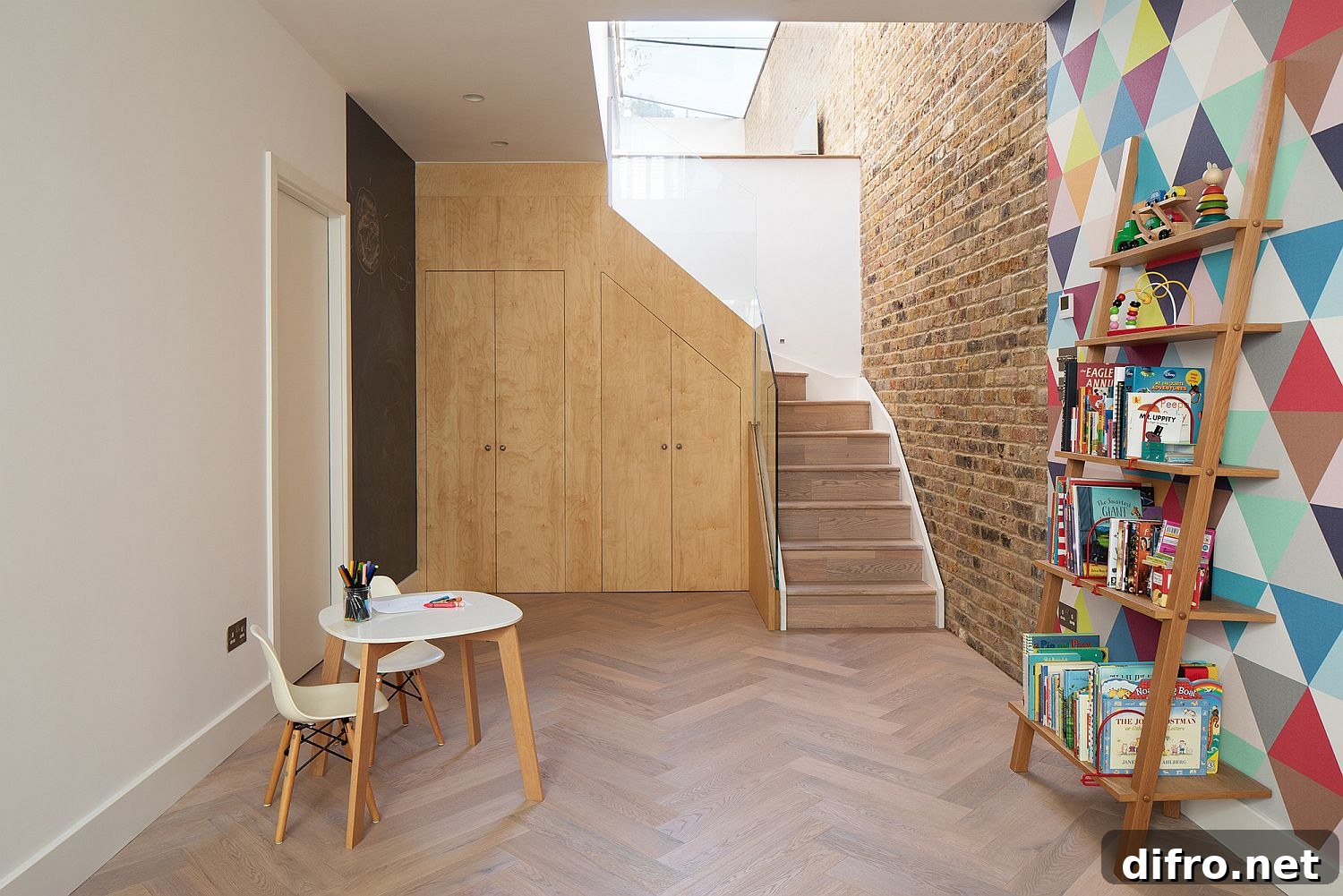 Innovative storage areas around the staircase