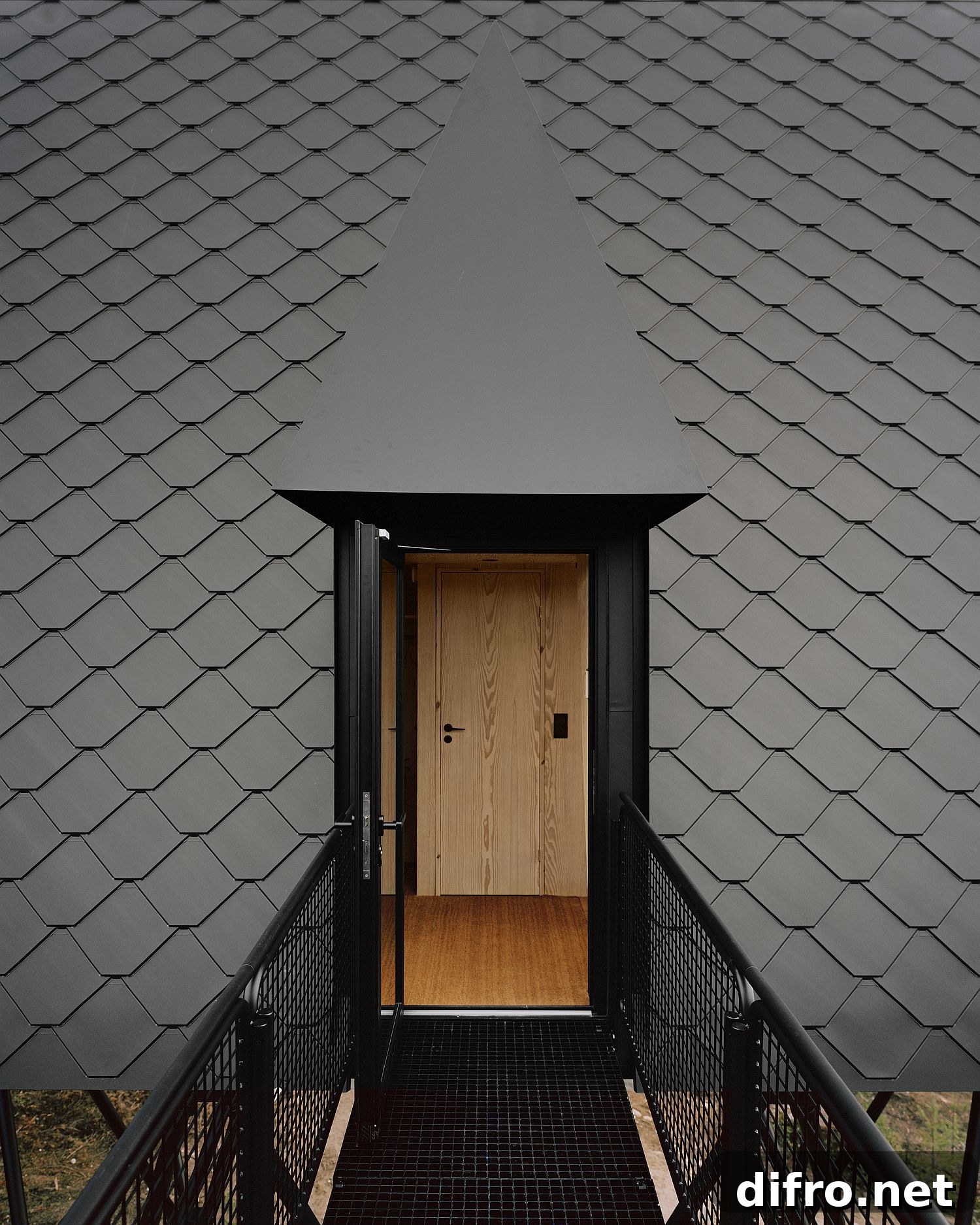 Textured exterior cladding of the PAN cabin