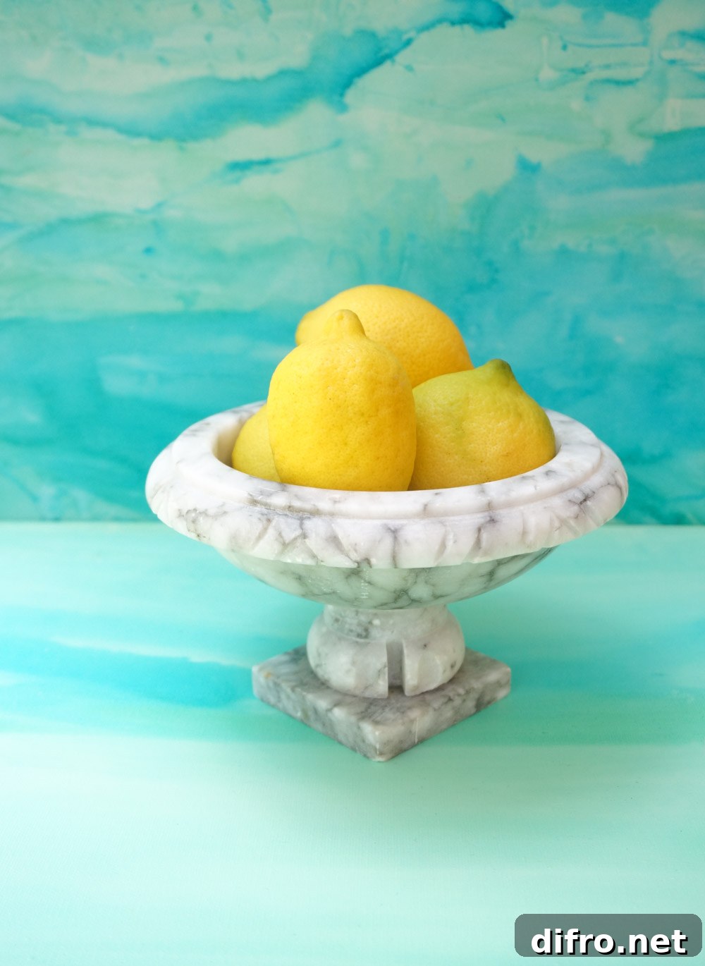 Urn filled with lemons - summer centerpiece