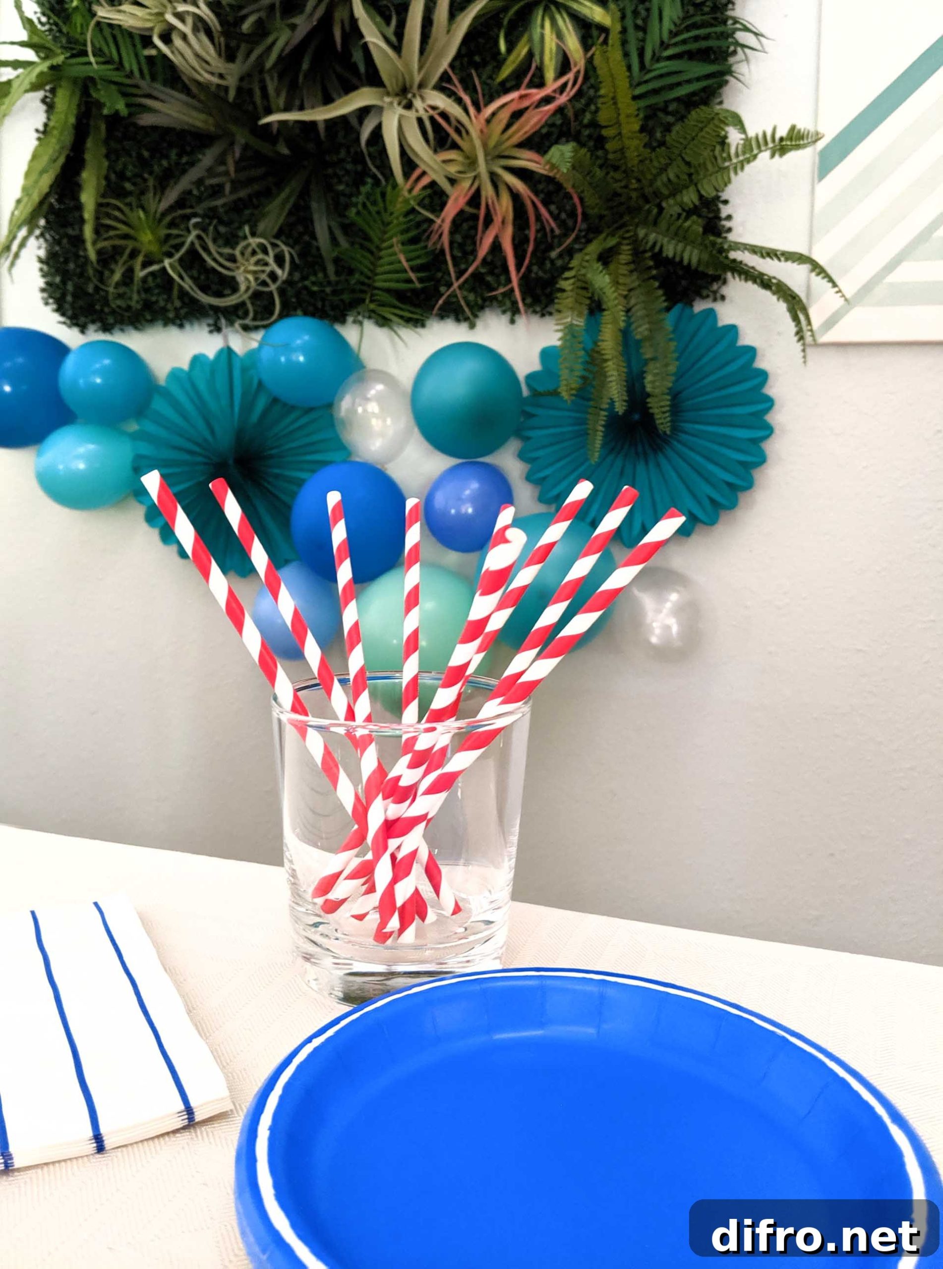Striped paper party straws