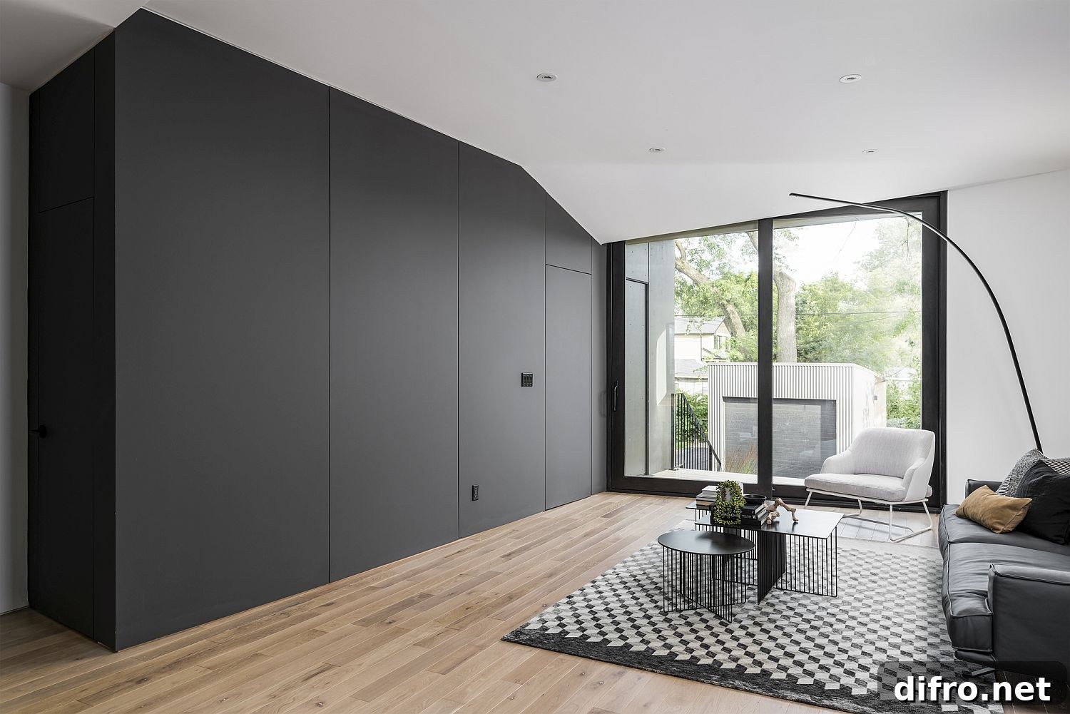 Polished modern sitting room in black and white