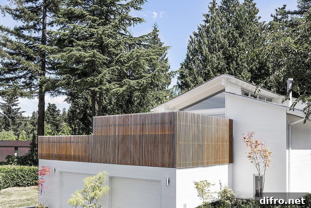 Revamped midcentury home with lake view