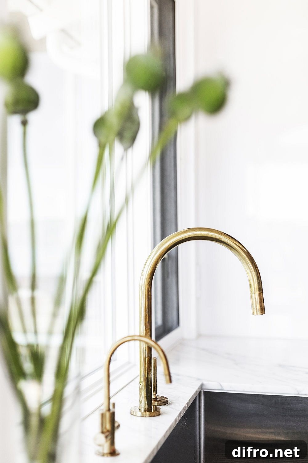 Kitchen details with marble, oak and metal