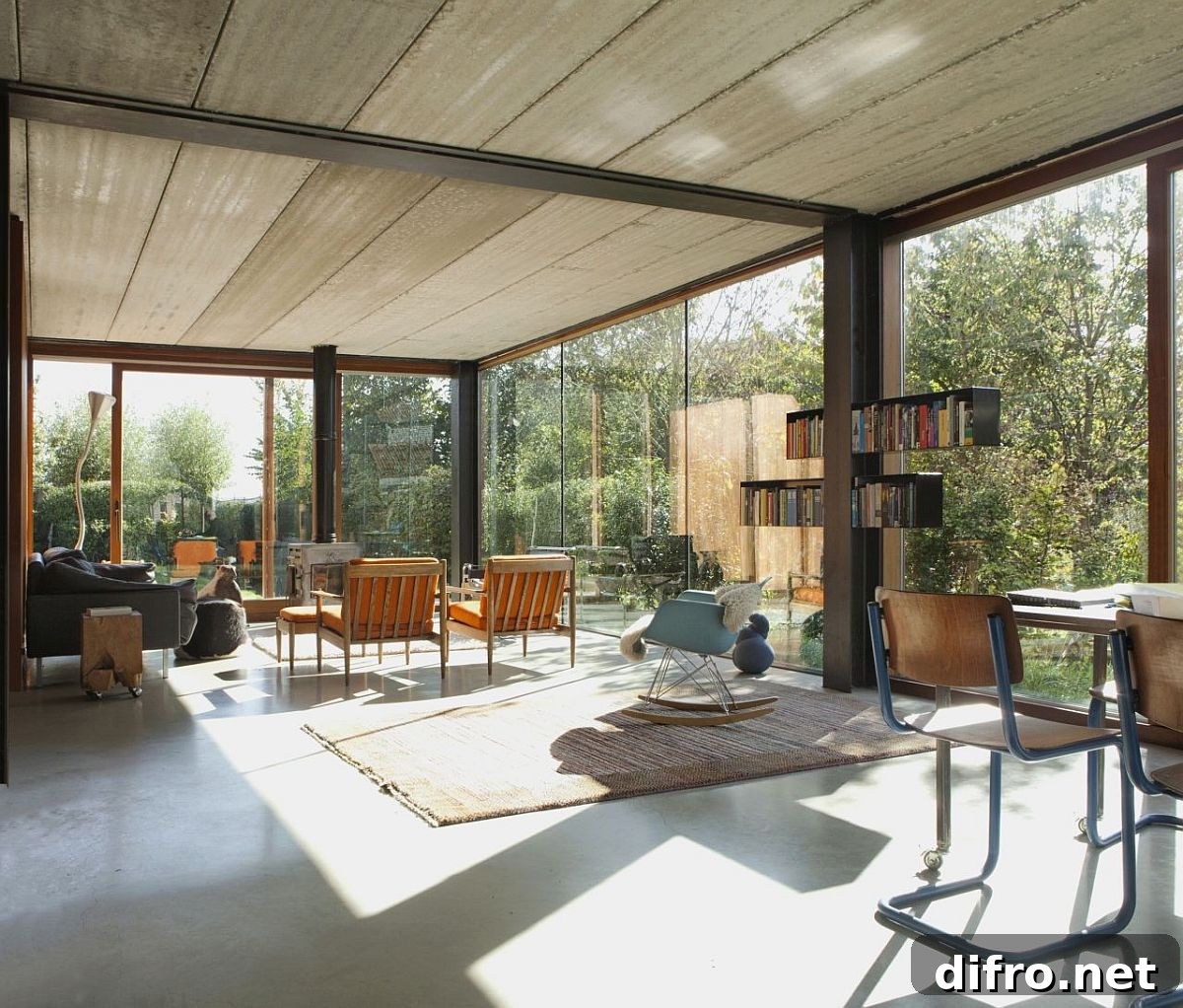 Open living room ambiance surrounded by greenery