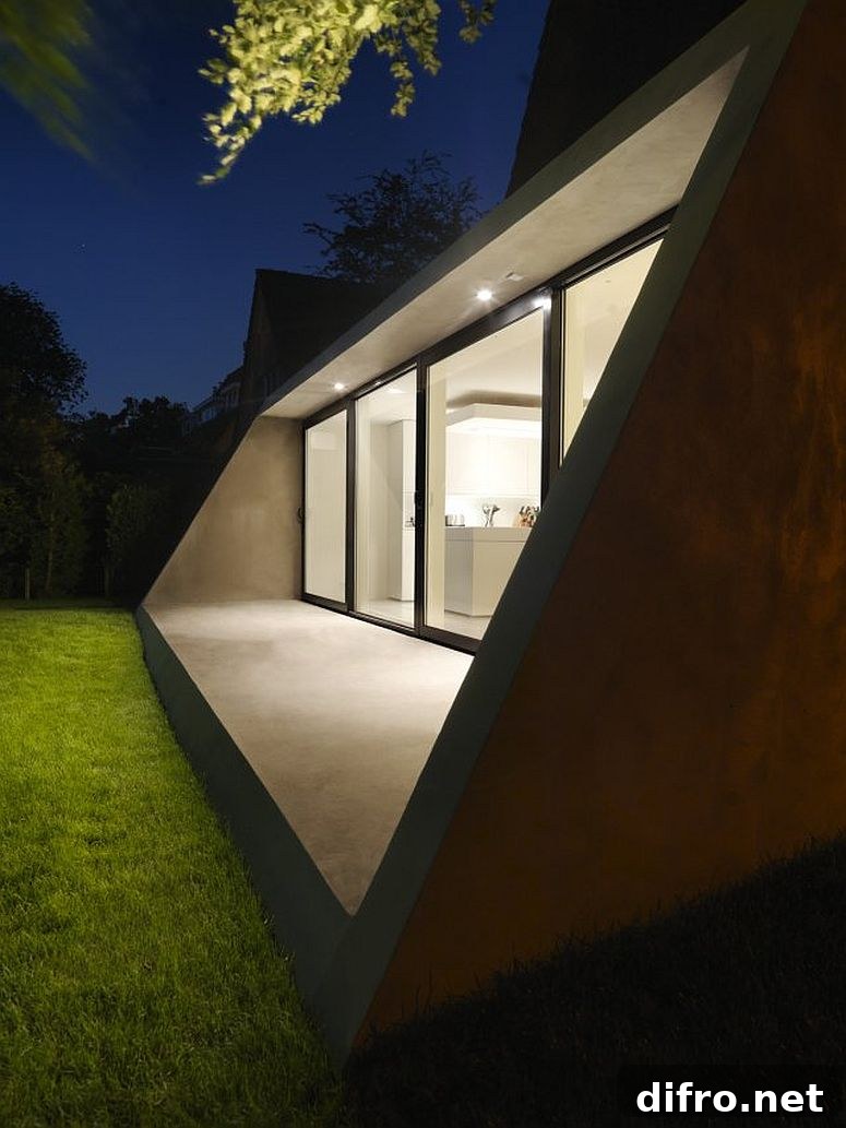 New addition linking the interior to the garden