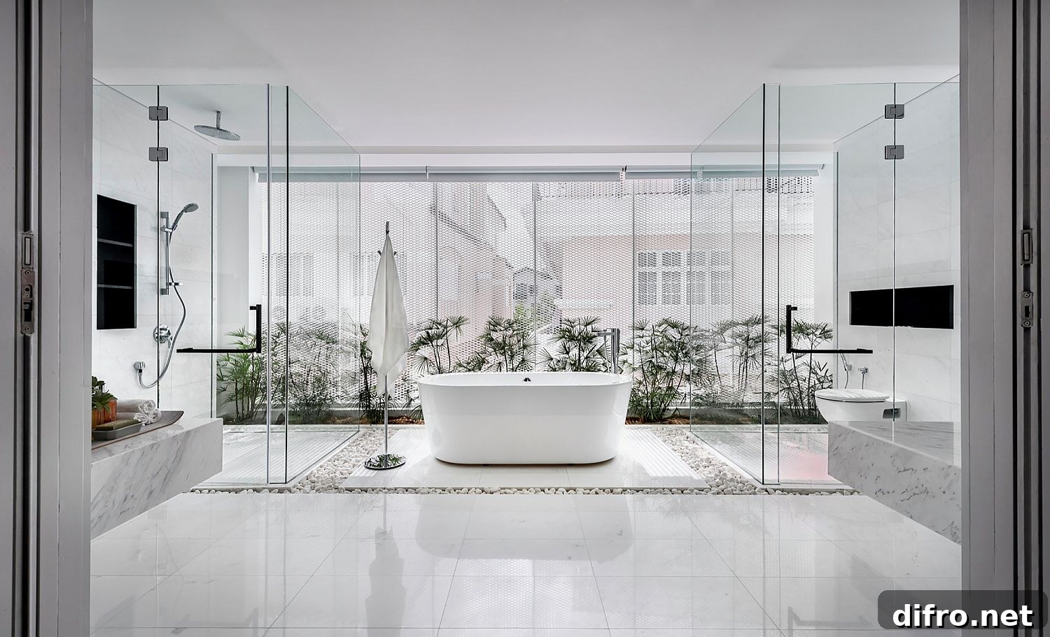 Posh contemporary bathroom in white