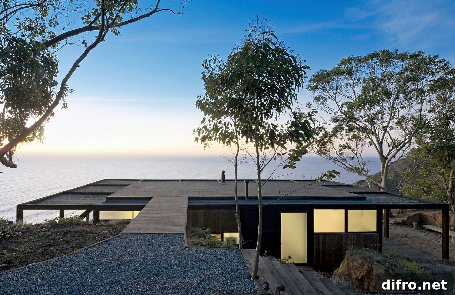 Cliffside house in Chile