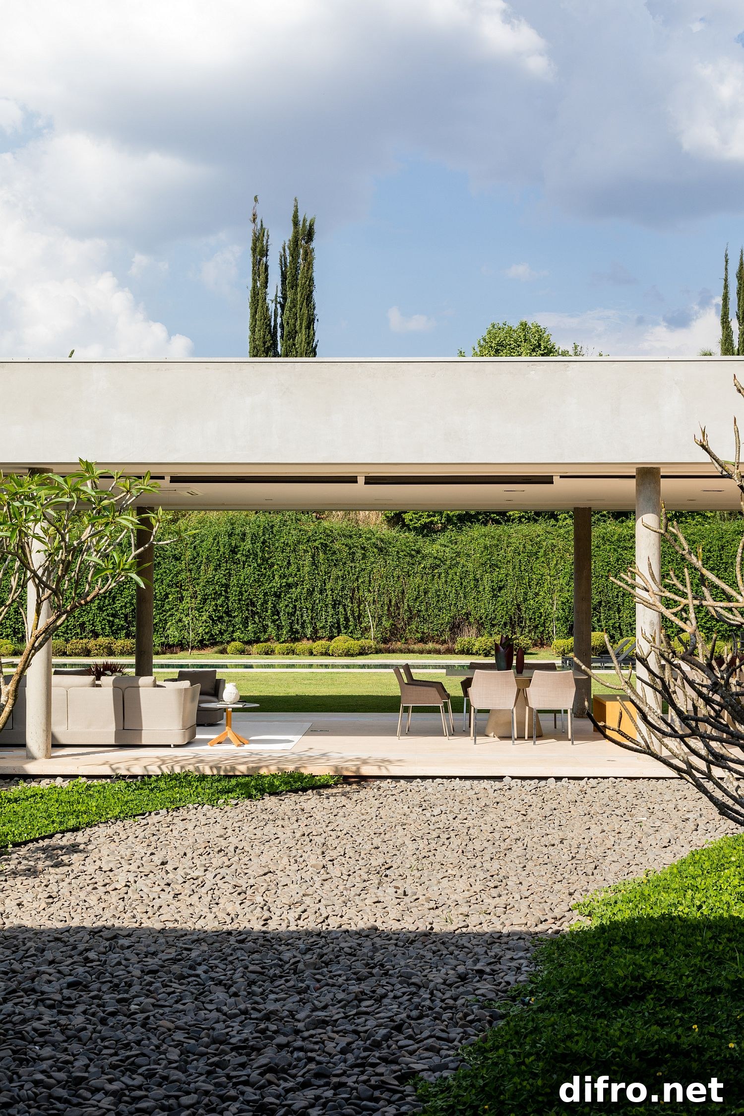 Outdoor pavilion creates seamless indoor-outdoor interplay