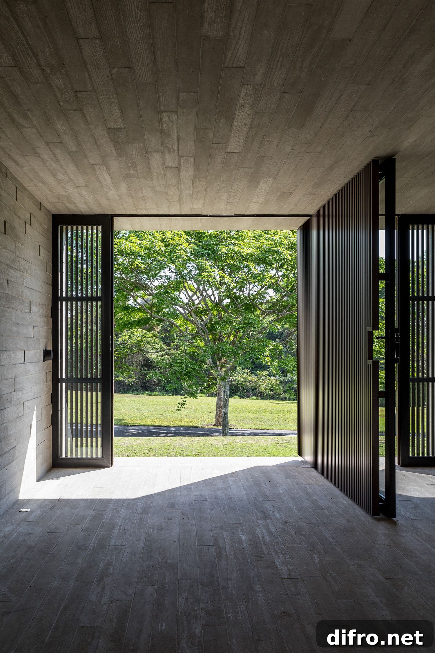 Interior combining wood and metal details